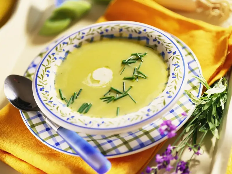 Kartoffelsuppe mit Zucchini