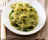 Nudeln mit Bärlauchpesto