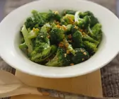 Wok-Brokkoli mit Knoblauch