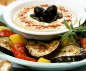 Grillgemüse mit Kichererbsencreme