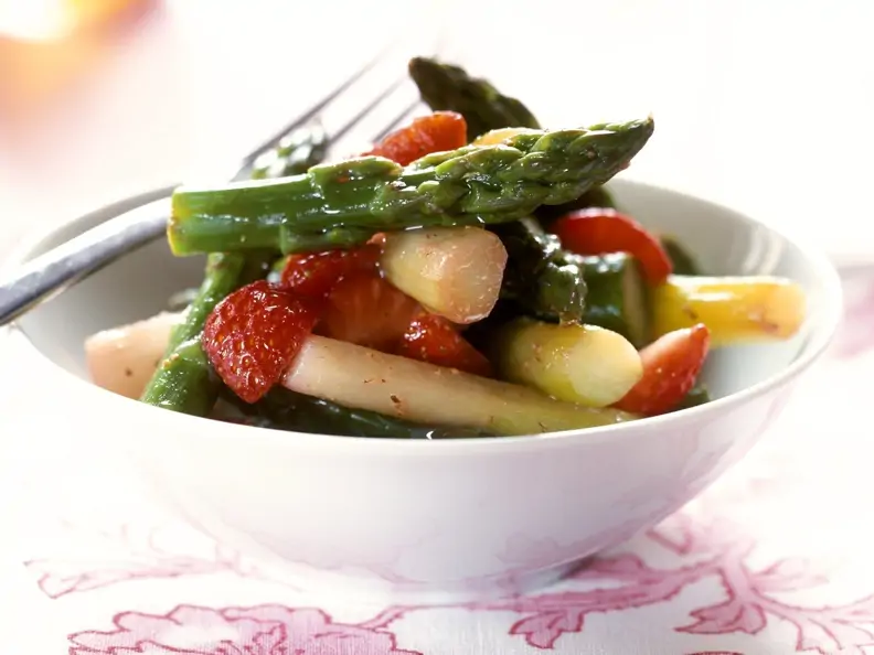 Erdbeer-Spargel-Salat