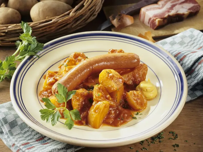 Kartoffelragout mit Bockwurst