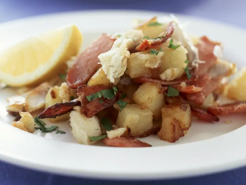 Bratkartoffeln mit geräuchertem Fisch