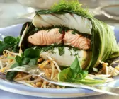 Mangoldpäckchen mit dreierlei Fisch