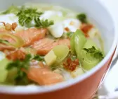 Lauchsuppe mit Lachs