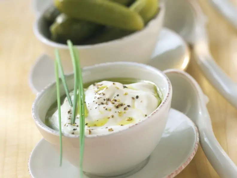Sauerrahmdip mit Kräutern