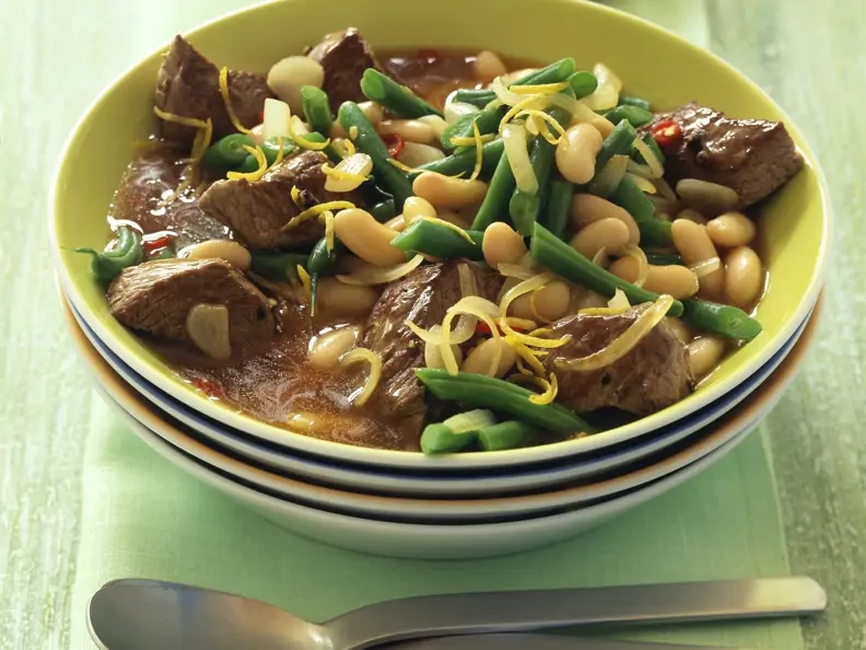 Chili-Lammragout mit gemischten Bohnen