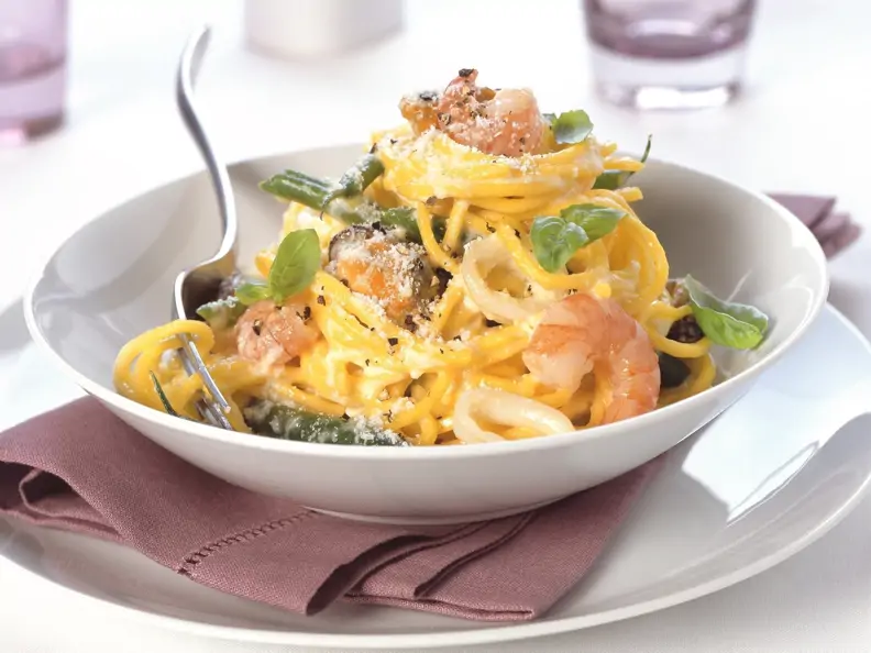Pasta mit Meeresfrüchten und Parmesan