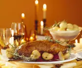 Gänsebraten mit Apfelblaukraut zu Weihnachten