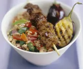 Lammspießchen mit Bulgursalat