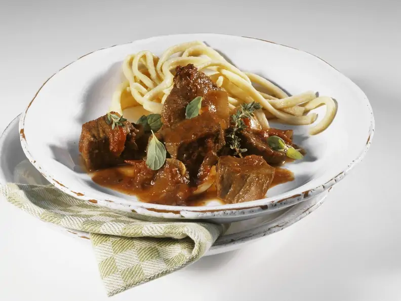 Gulasch mit Spätzle