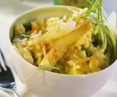 Risotto mit Spargel, Frühlingszwiebeln und Mandelstiften