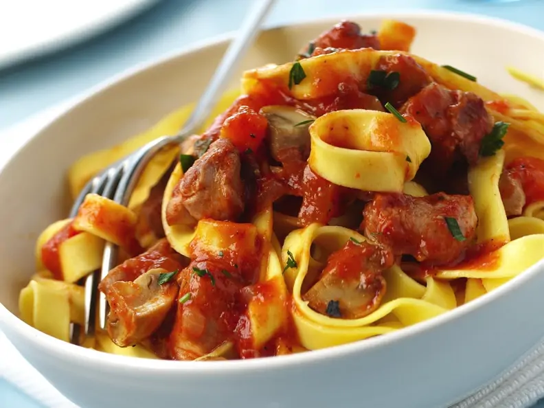 Kaninchenragout mit Nudeln