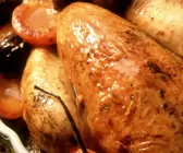Brathähnchen mit Pflaumen und Aprikosen gefüllt