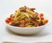 Pasta mit Tomaten und Pfifferlingen