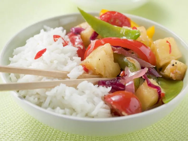 Pfannengemüse mit Ananas dazu Reis