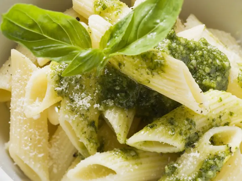 Pasta mit Basilikumpesto