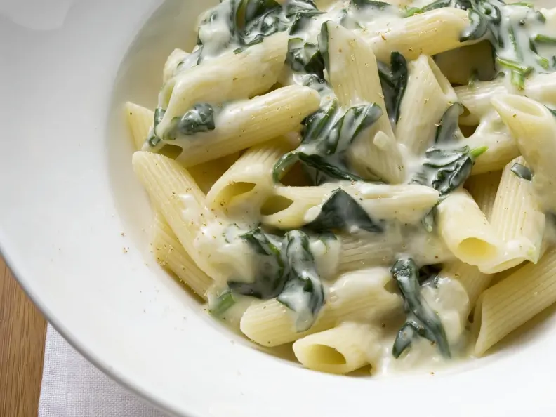 Pasta mit sahniger Spinatsoße