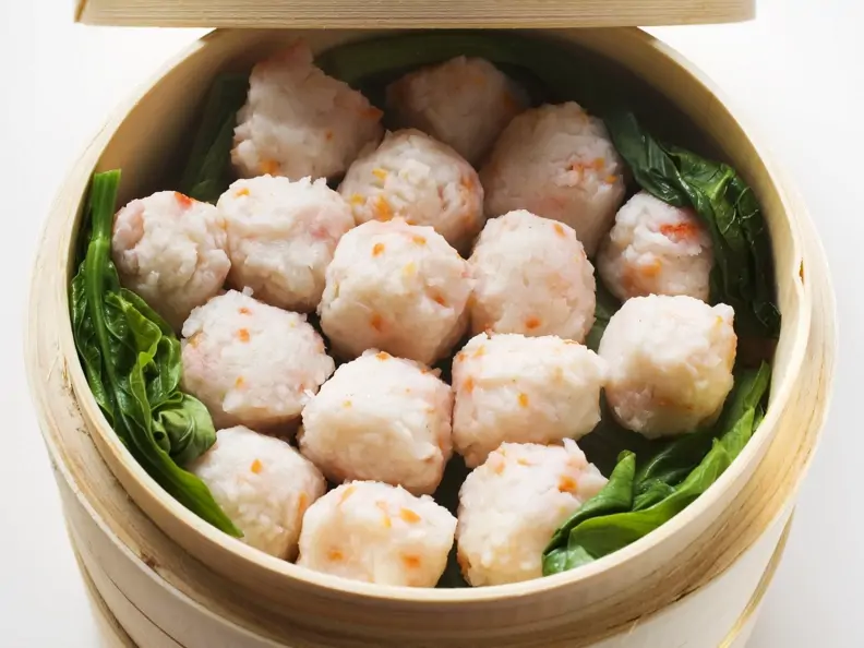 Gedämpfte Shrimpsbällchen auf Thai-Art
