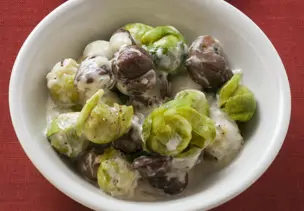 Cremiges Rosenkohl-Kastanien-Gemüse