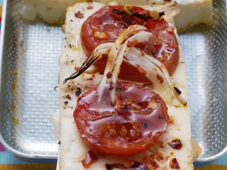 Pikanter Tofu mit Tomate
