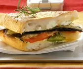 Gemüse-Sandwich mit Frischkäse