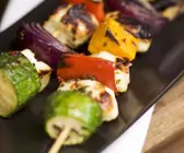 Käse-Gemüse-Spieße vom Grill