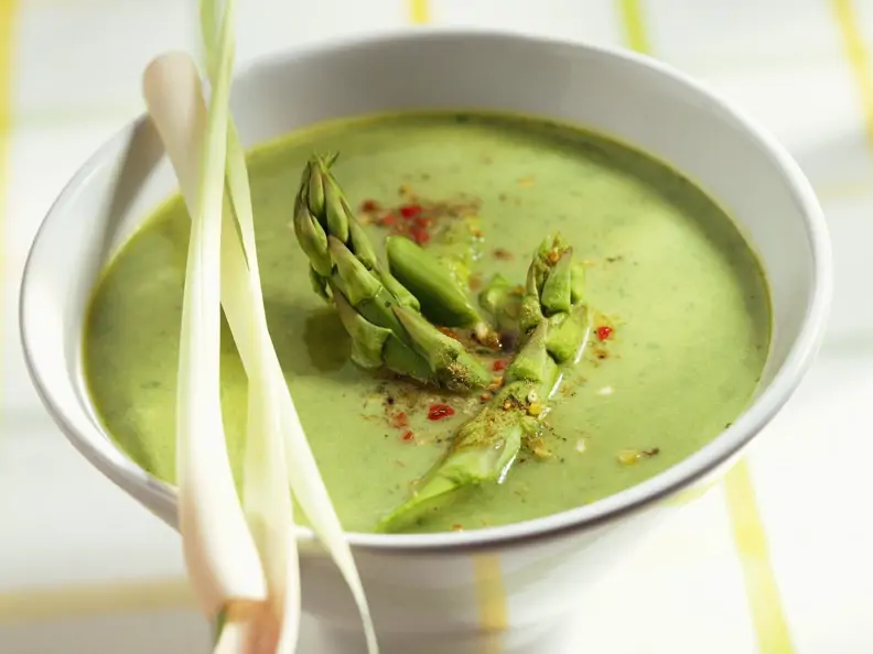 Vegane Spargelsuppe