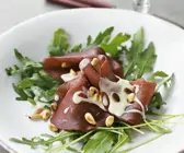 Bresola mit Blauschimmelkäse-Soße