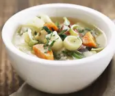 Gemüse-Speck-Suppe