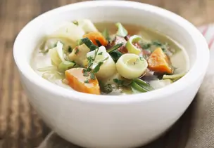 Gemüse-Speck-Suppe