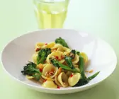 Scharfe Orecchiette mit Brokkoli