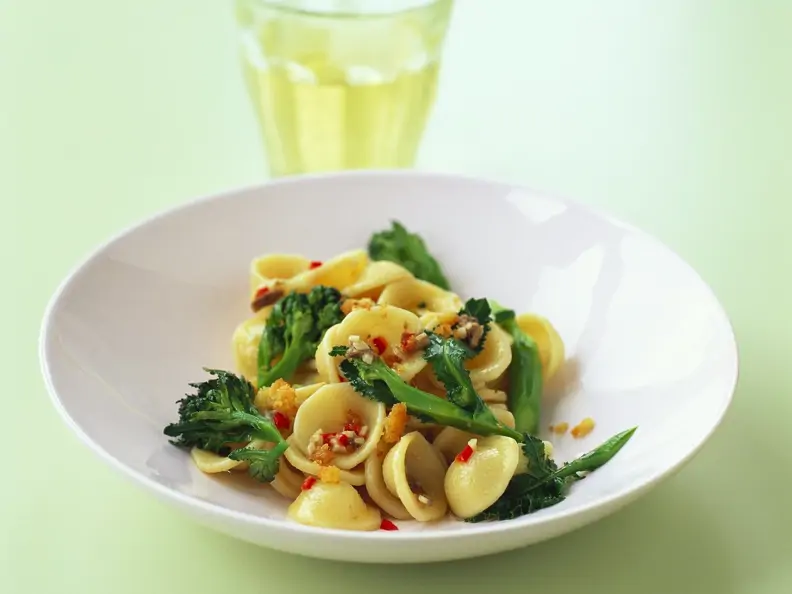 Scharfe Orecchiette mit Brokkoli