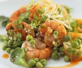 Scampi mit Erbsensalat