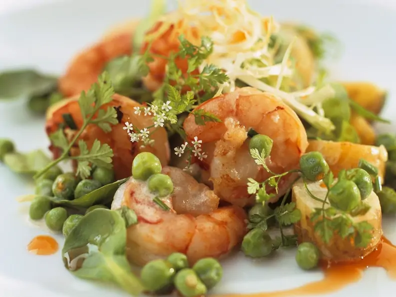 Scampi mit Erbsensalat