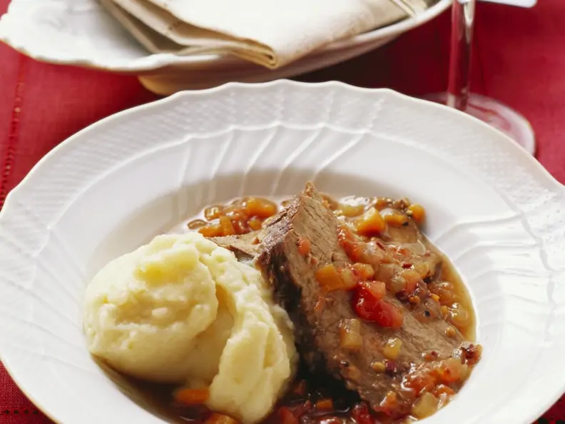 Geschmorter Rinderbraten auf toskanische Art