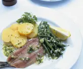 Matjeshering mit Bohnensalat und Kartoffeln