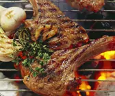 Gegrillte Lammchops mit Buttermilch-Tandoori-Marinade