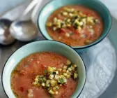 Gazpacho mit Gemüseeinlage