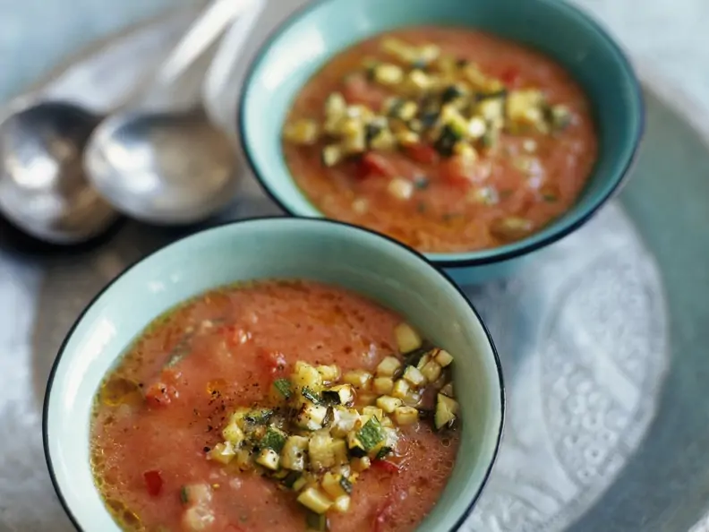 Gazpacho mit Gemüseeinlage