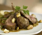 Lammchops mit gebratenem Knoblauch