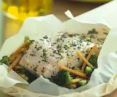 Lachs mit Gemüse en papilotte
