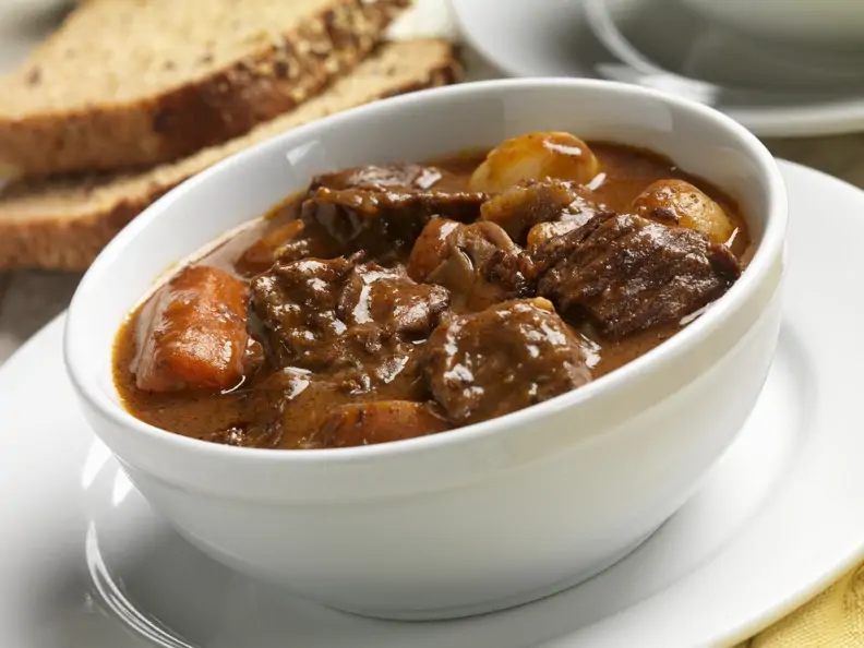 Zartes Rindergulasch