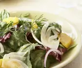 Bunter Salat mit Orange