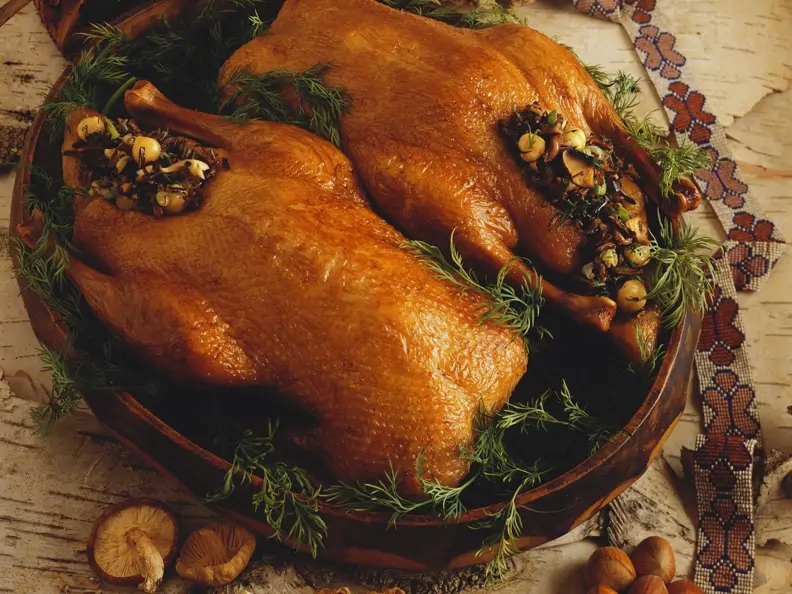 Entenbraten mit Pilz-Haselnuss-Füllung