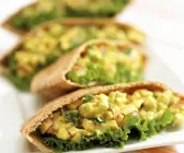 Pitataschen mit Eiersalat