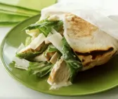 Pitatasche mit Cesarsalat