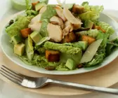 Cäsar Salad mit Avocado