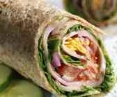 Vollkorn-Wraps mit Schinken und Gemüse