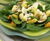 Salat mit Blumenkohl, Champignons und grünem Spargel